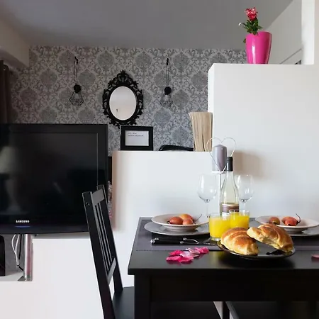 Love Story 312 Apartment
